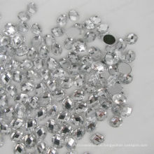 ovaler Acryldiamant mit flacher Rückseite